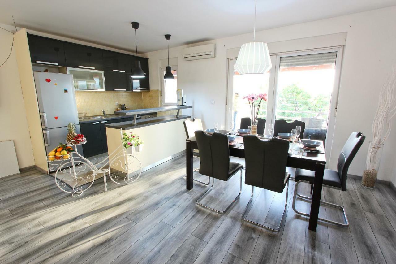 Apartment Podstrana Luaran gambar